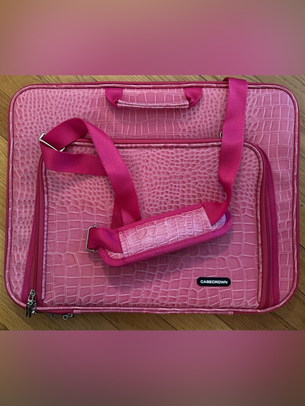 CaseCrown 15"-16" Pink Crocodile Clamshell Laptop Messenger Bag Briefcase NWOT